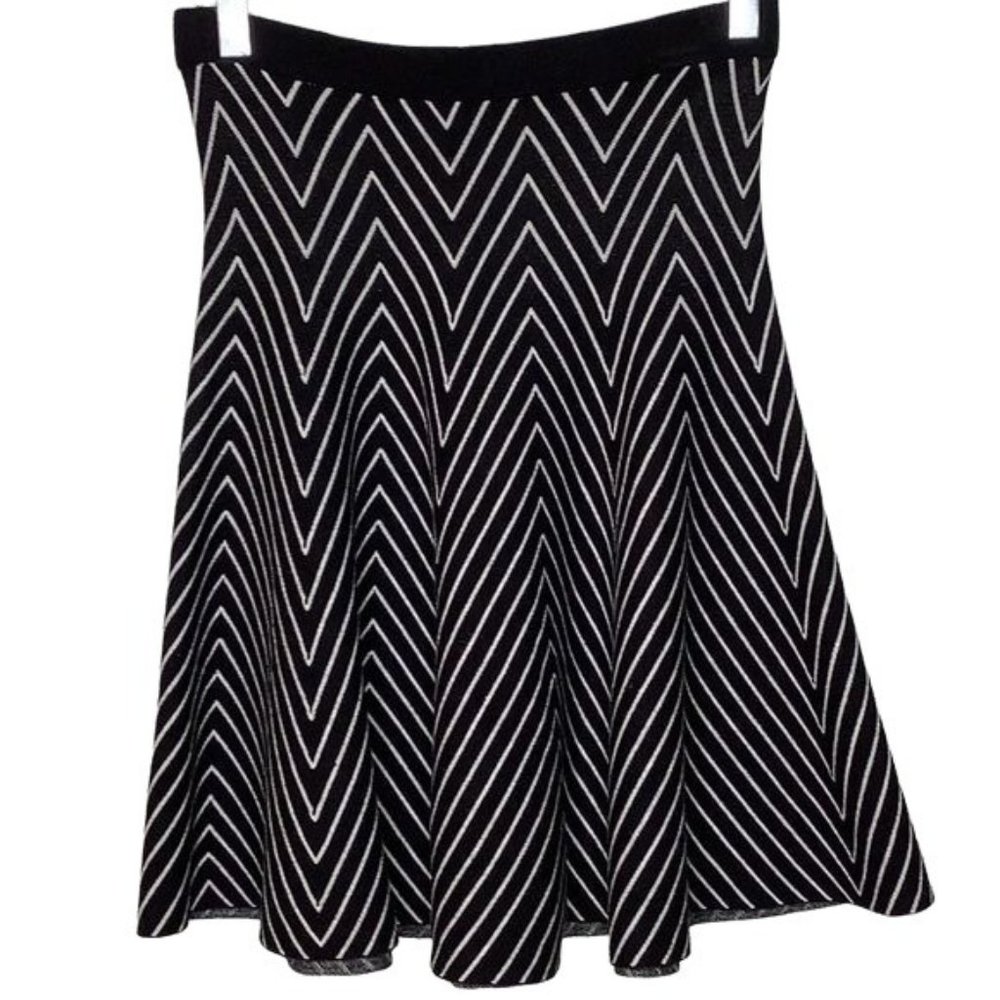 GRACE ELEMENTS Black chevron fit & flare skirt size small